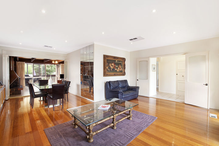 Spacious Family-Friendly Court-Style Setting Picture 2