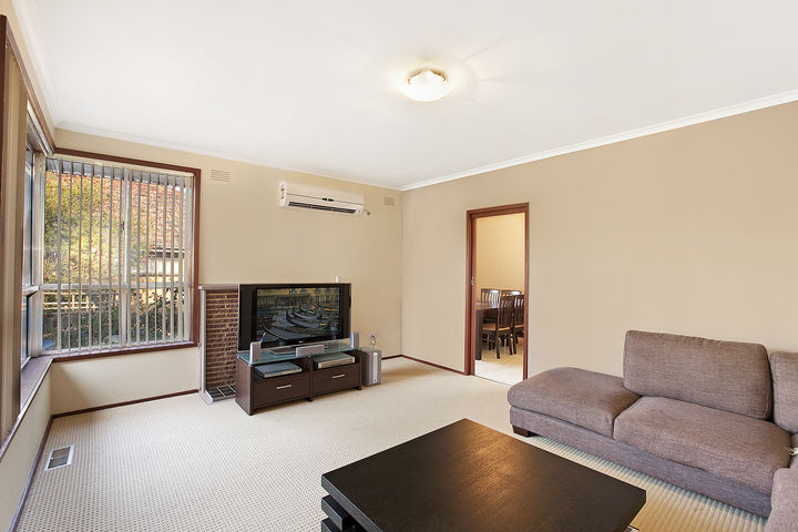 Sensational Family Home or.... Unit Site on 722sqm (approx) Picture 2