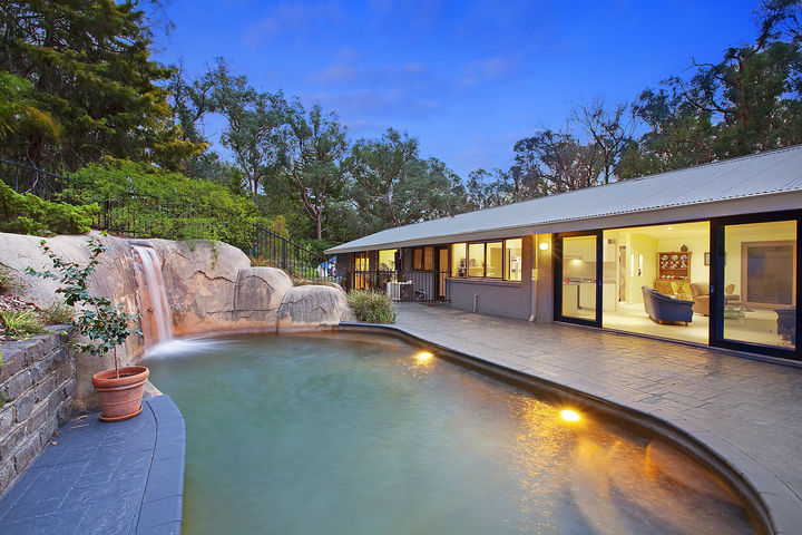 Acre-Freedom with Dual-Living Versatility Picture 2