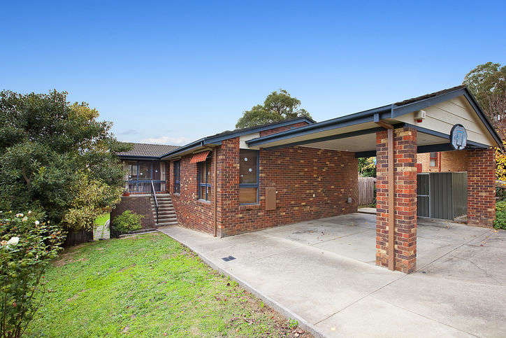 Space Galore and a Dream Backyard on 946sqm approx Picture 1