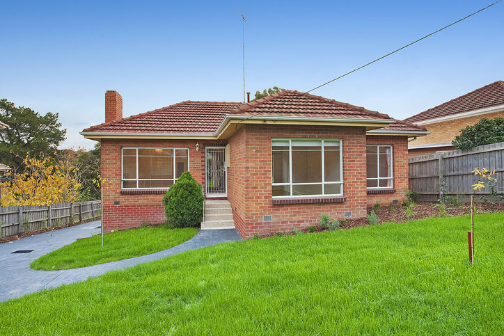 Sparklicious Renovation in Sensational Location Picture 1