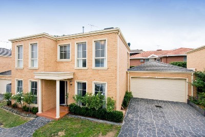 Townhouse with Family-Sized Flexibility Picture