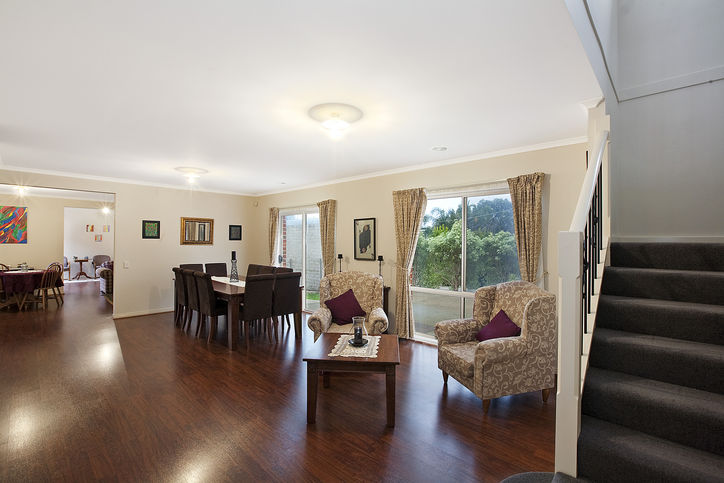 Designer Living only 4 Years Young! Picture 3