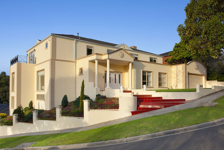 Magnificent Showpiece with Palatial Proportions Picture 1