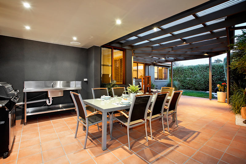 Prominent, Prestigious & Particularly Private Picture 3