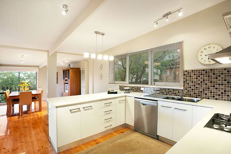 Exquisite Renovation with Contemporary Flair Picture 3