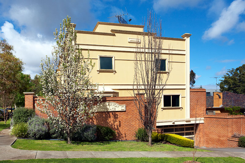 'Sophisticated Lifestyle with City Views' Picture 1