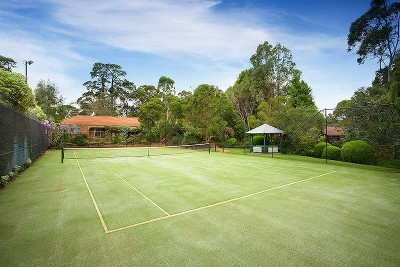 Half-Acre Haven for Entertainers Picture