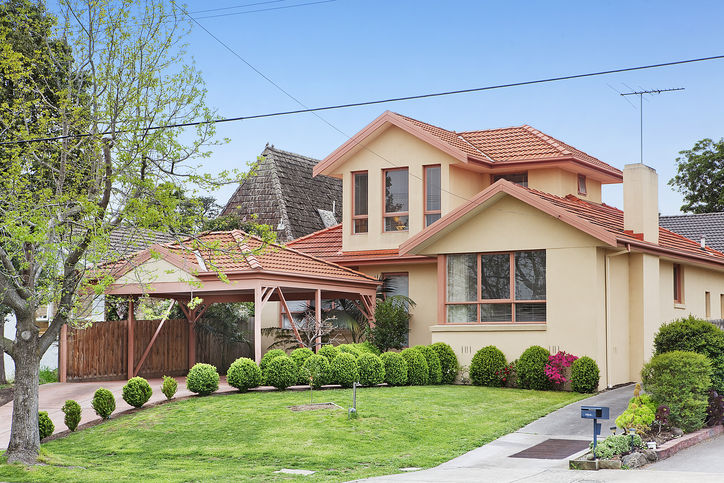 Living Made EASY - Stroll to Tunstall Square Picture 2