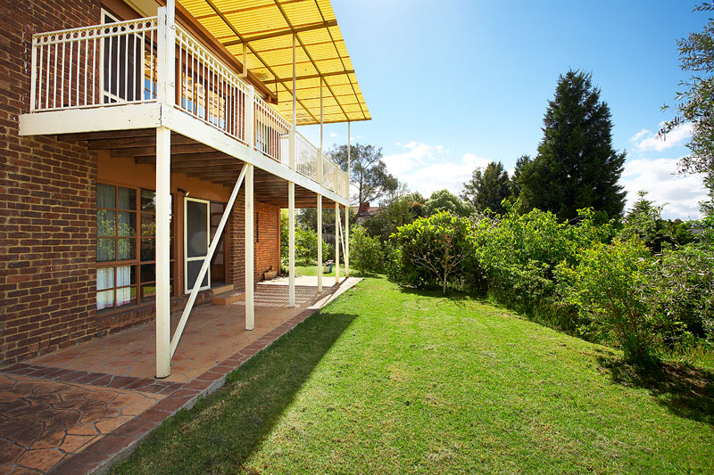 Prized Family Court with Spectacular Views Picture 2