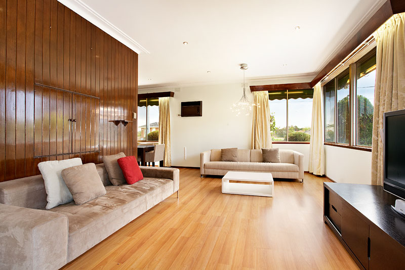 Renovated Home Ready to Enjoy! Picture 2