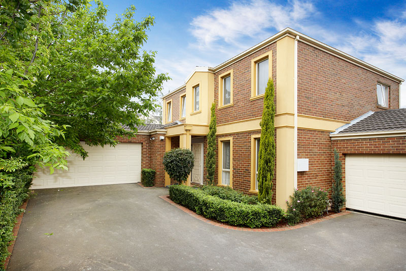 Peaceful & Classy Lifestyle with Spectacular Location Picture 1