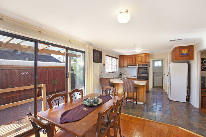 Walk to Templestowe Village Picture 3