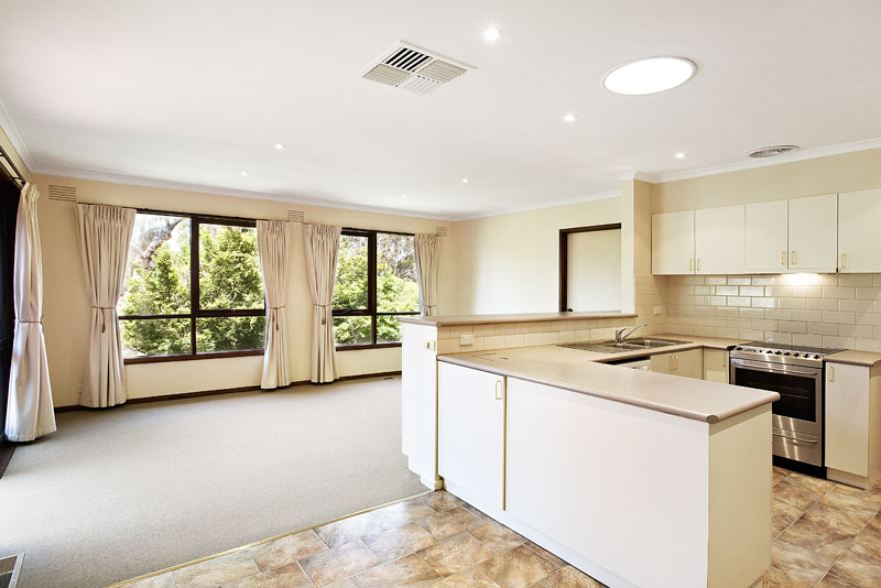 Picturesque Parkland at your backdoor Picture 3