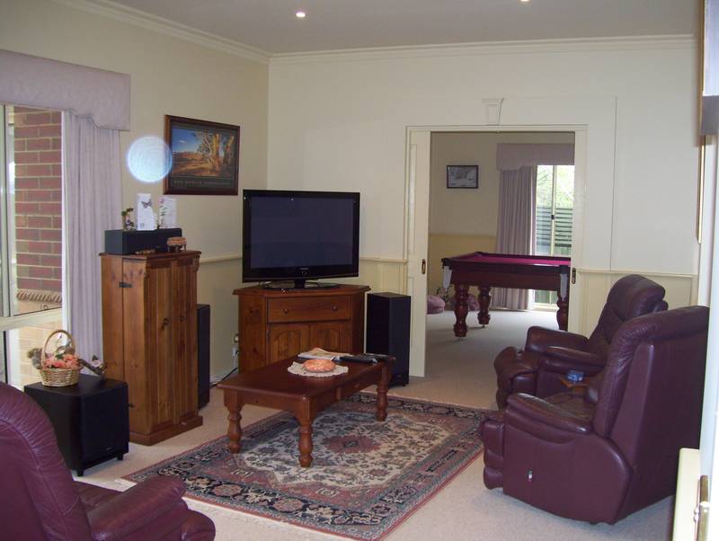 You'll Be Surprised at All the Extras Within this Classic Brick Design Picture You'll Be Surprised at All the Extras Within this Classic Brick Design Picture