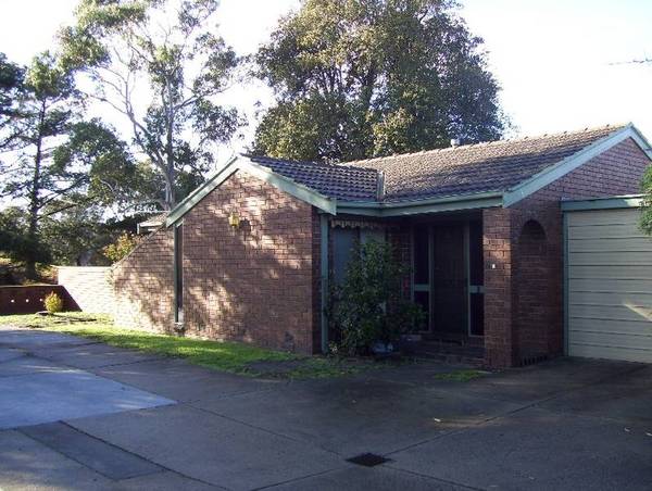 Extra Spacious Beachside Front Villa with Meals / Dining & Separate Lounge. Bonus of a Super Sized Yard Picture 2