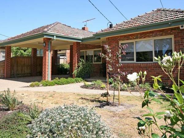 Discover Deluxe Beachside Period Charm, Restored & Extended for Modern Family Appeal Picture Discover Deluxe Beachside Period Charm, Restored & Extended for Modern Family Appeal Picture