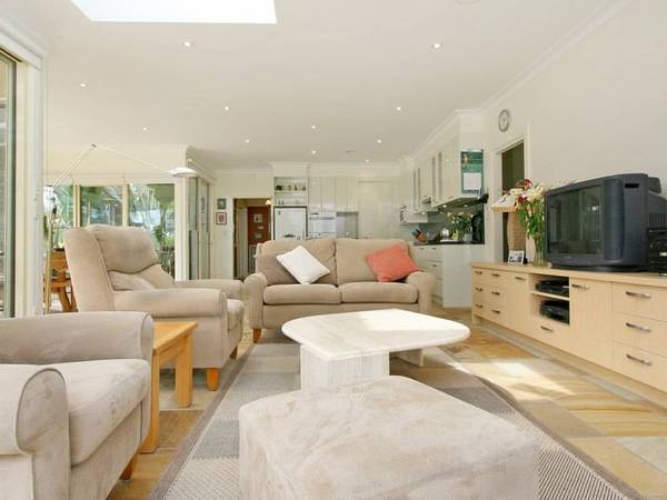 Discover Deluxe Beachside Period Charm, Restored & Extended for Modern Family Appeal Picture Discover Deluxe Beachside Period Charm, Restored & Extended for Modern Family Appeal Picture