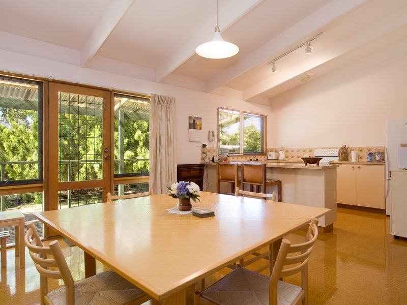 Hop, Skip or Jump to Everything.
Fabulous Central Beachside Location & a Perfectly Maintained Home Picture 2