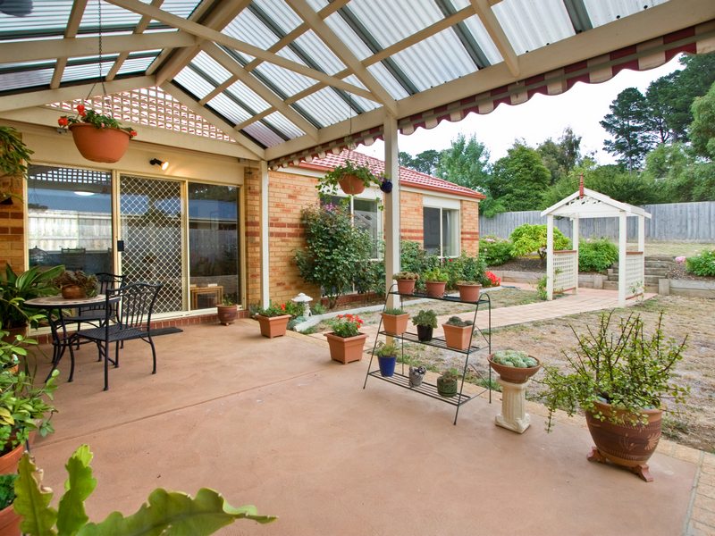 Vendor Moves North, Ready for Immediate Sale. Picture 3