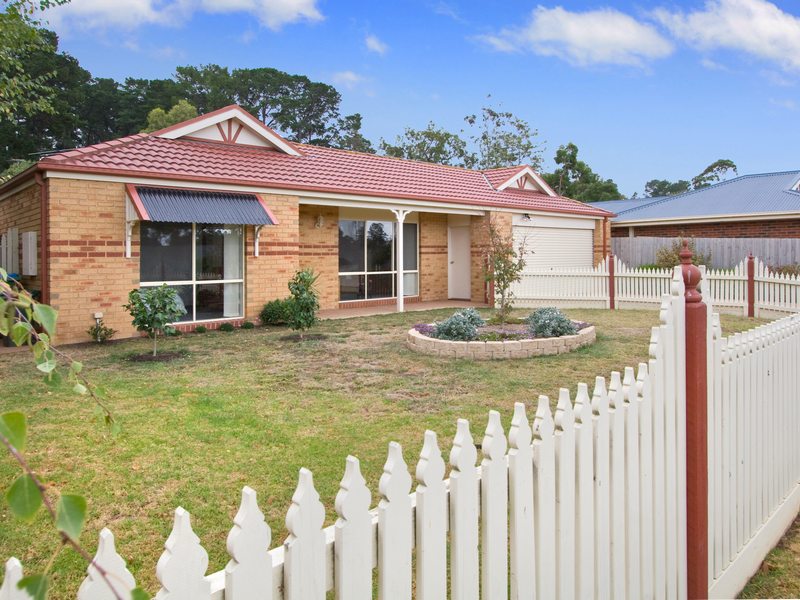 Vendor Moves North, Ready for Immediate Sale. Picture 1