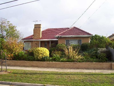 Another Well Loved Solid Family Home in a Prime Beachside Position Picture