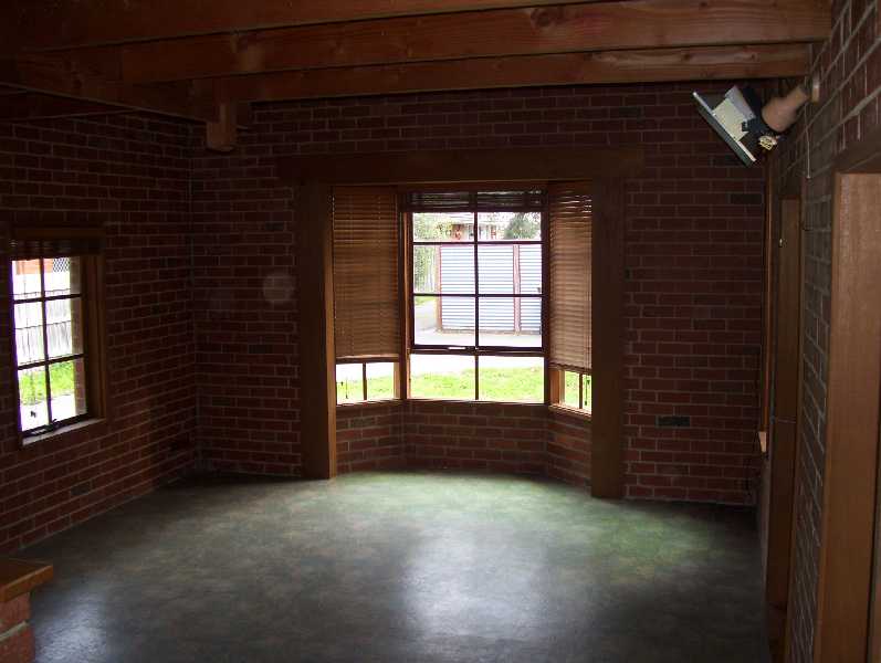 Take Advantage of this Fabulous Beachside Position & a Chapel-inspired Home that is Ready for Extension or Make into Two Picture 3