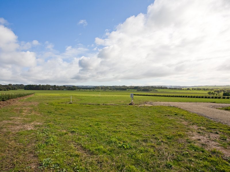 Couldn't You Picture Your Beachside / Rural Dream Home Right Here? Vacant Land - 1 Hectare : 2.47 Acres Picture 2