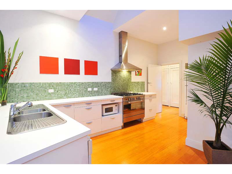 Beachside Circa 1940 Art Deco Charm, Renovated & Extended for Great Living Space Inside & Out Picture 2