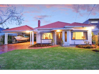 Beachside Circa 1940 Art Deco Charm, Renovated & Extended for Great Living Space Inside & Out Picture Beachside Circa 1940 Art Deco Charm, Renovated & Extended for Great Living Space Inside & Out Picture