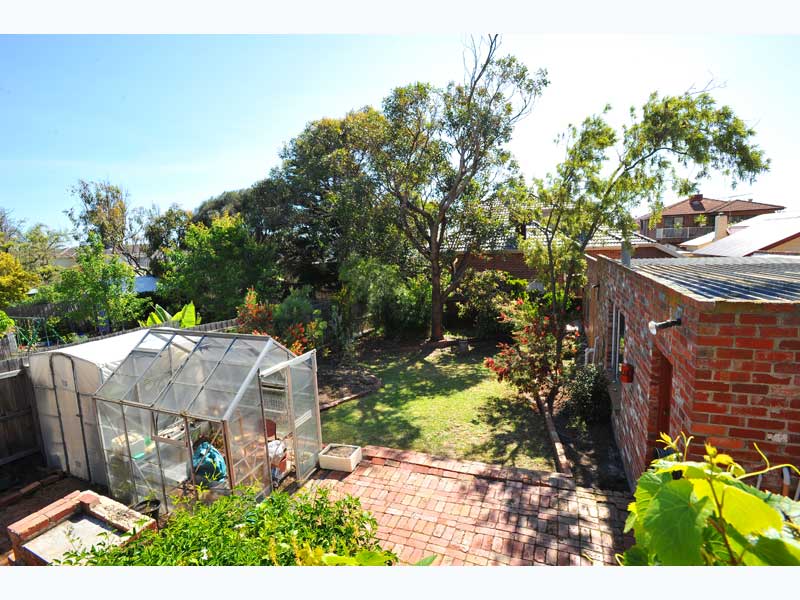 At Last, A Big Beachside Block with Bay View Potential & a Classic Character Weather Board Ready for Rejuvenation. Picture 2