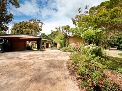 Are You Ready for an Easy to Manage Renovated Home in a Quiet, Leafy Locale? 3 Living Zones with Decks Galore. Picture