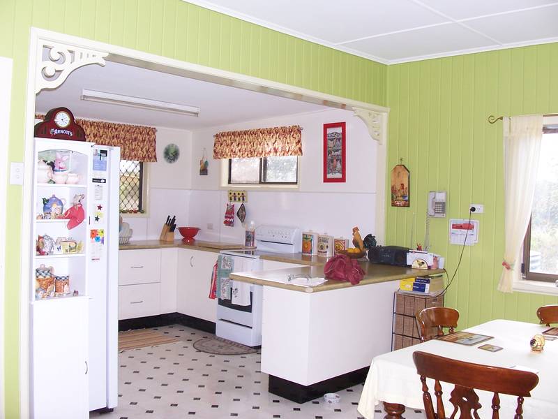 QUAINT COUNTRY RESIDENCE Picture 2