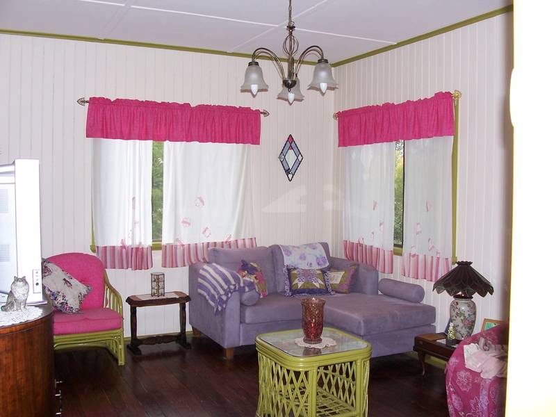 QUAINT COUNTRY RESIDENCE Picture 3