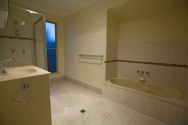 POLYNESIAN LIVING Picture