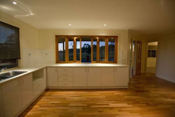 POLYNESIAN LIVING Picture