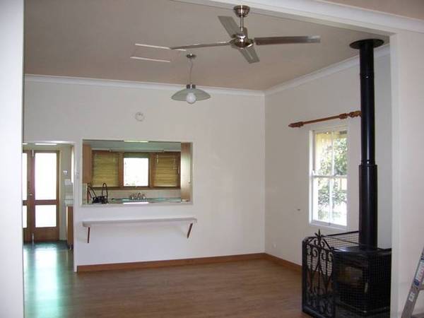 CLOSE TO CBD Picture CLOSE TO CBD Picture