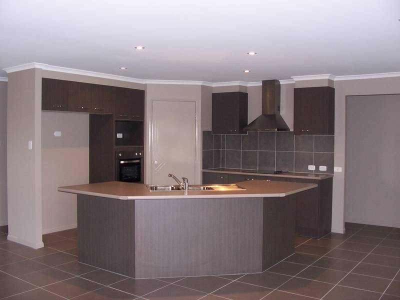 CONTEMPORARY EASY LIVING Picture 2