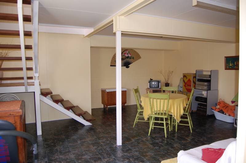 SPACIOUS FAMILY HOME Picture 3