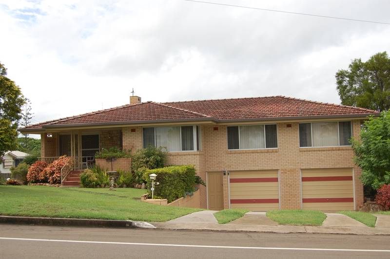 Larger Than Large Family Home Picture 1