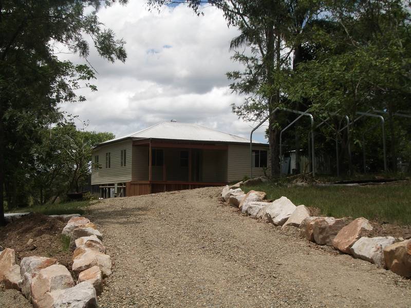 20 Fertile Acres - As New Home with Views Picture 1