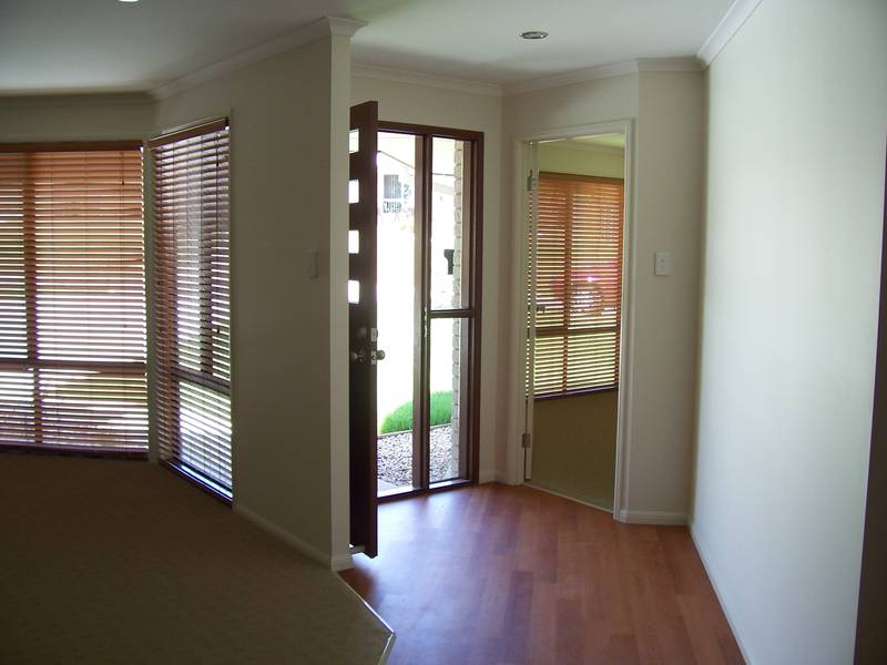 QUALITY SOUTHSIDE HOME Picture 3