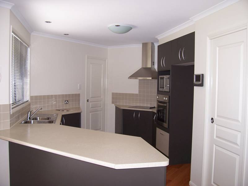 QUALITY SOUTHSIDE HOME Picture 2