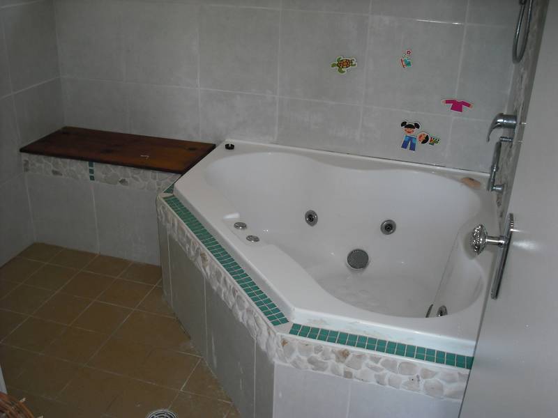 3 BEDROOM HOME WITH ACREAGE Picture