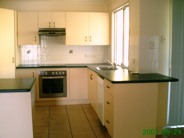 3 BEDROOM HOME WITH PRIVATE SETTING Picture