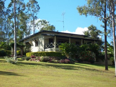 THINK OUTSIDE THE SQUARE Picture