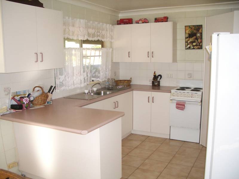 LOCATION, LOCATION!!! Picture 3