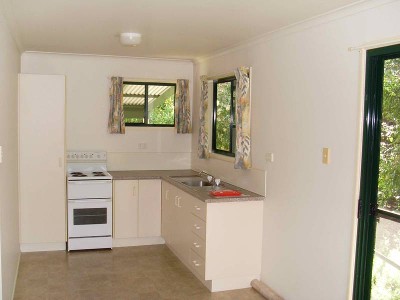 2 BEDROOM COTTAGE Picture 2 BEDROOM COTTAGE Picture