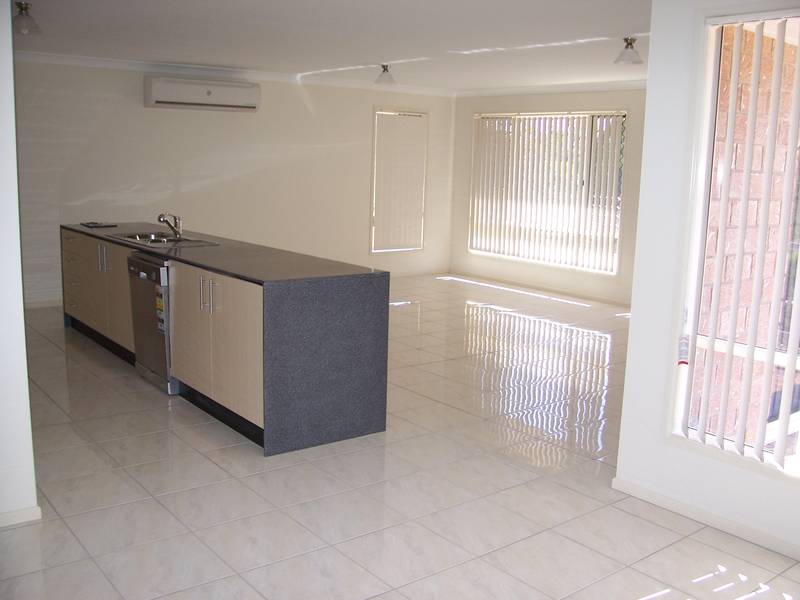 LIVE ON THE SOUTHSIDE!!! Picture 1