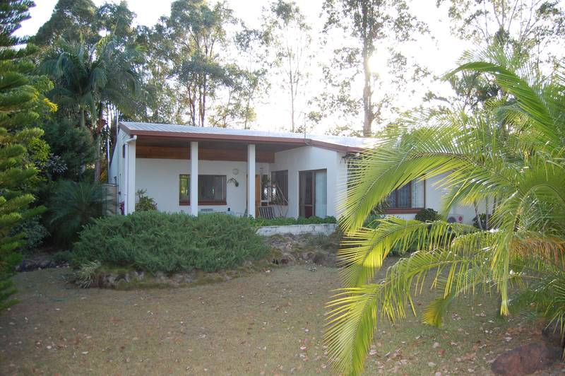 Relaxing Acreage Living!!! Picture 1